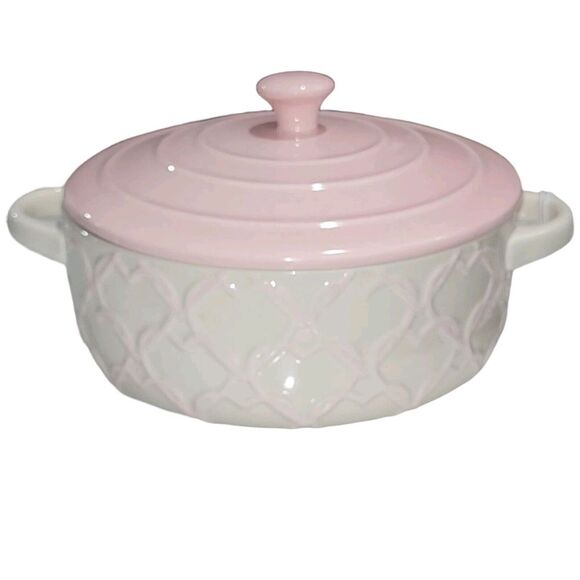 The Bake‎ Shop 11in Ivory Stoneware Casserole With Pink Lid Embossed Hearts - Picture 1 of 16